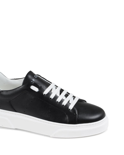 Runaround Sneaker - Black/Silver